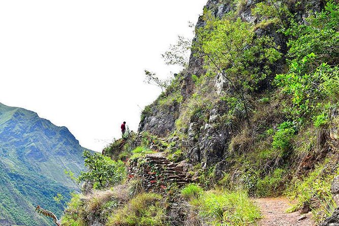 07 Day: Inca Jungle Adventure with Mountain Bike, Rafting, Zipline & Trek - Day 5: Aobamba Valley, Intihuatana, and Aguas Calientes