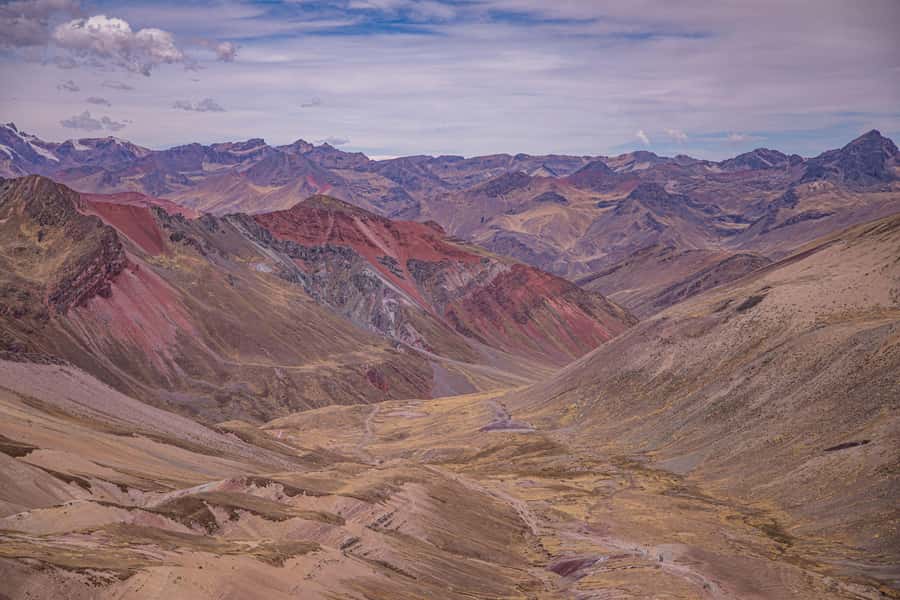 08am Departure Rainbow Mountain Tour: Late Morning Tour - The Andean approach on foot