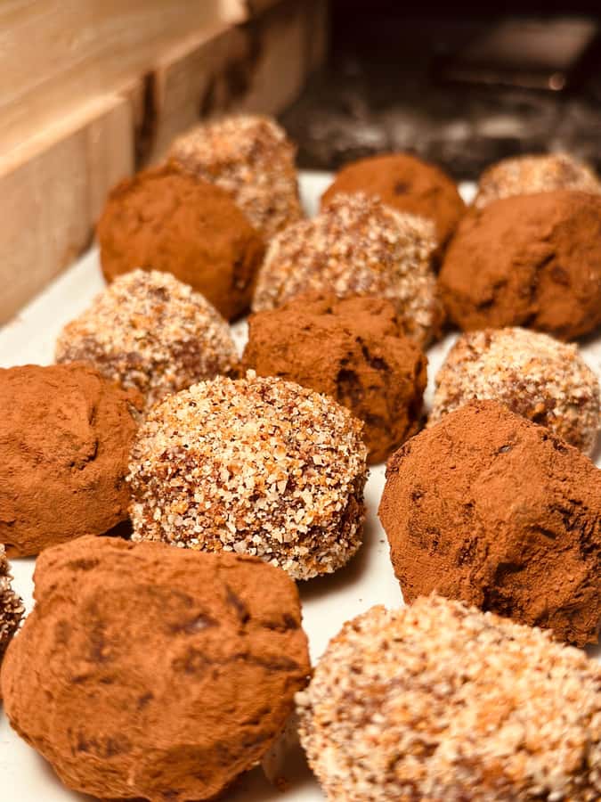 1.5h Cusco Chocolate Workshop - Truffles & Hot Chocolate - Hot chocolate while the truffles chill