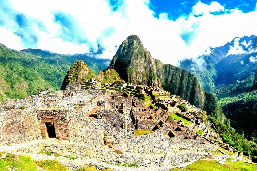 2-Day Inca Trail Hike to Machu Picchu & Panoramic Train - Wiñay Wayna, the day’s finest ruin