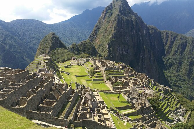 2-Day Sacred Valley & Machu Picchu by Train - Small Group Tour - Ollantaytambo before the train
