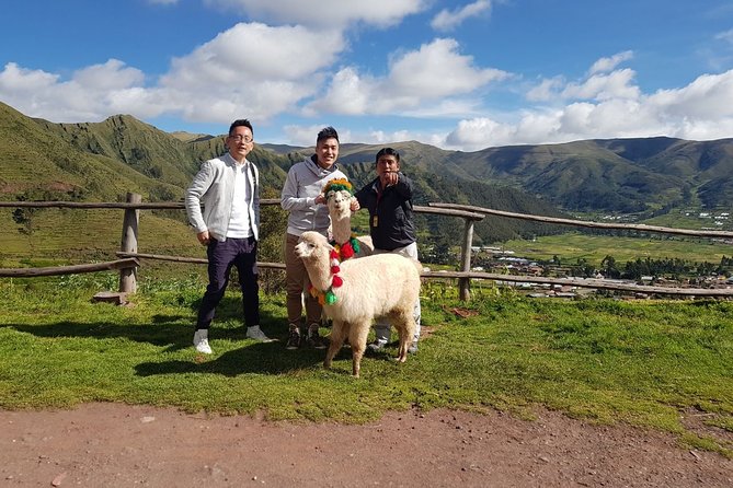 2-Day Sacred Valley & Machu Picchu Group Tour from Cusco - Guides, group size, and service