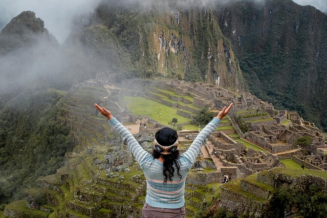 2-Day Sacred Valley & Machu Picchu Tour by Train from Cusco - Lunch at Tunupa before Ollantaytambo