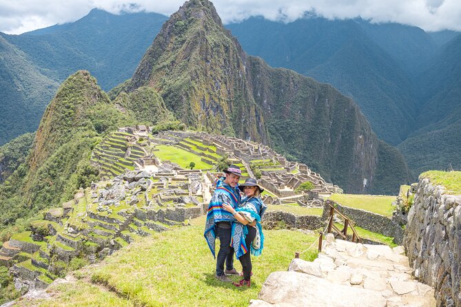 2-Day Tour: Sacred Valley & Machu Picchu – All Tickets Included - Aguas Calientes Overnight and Free Afternoon