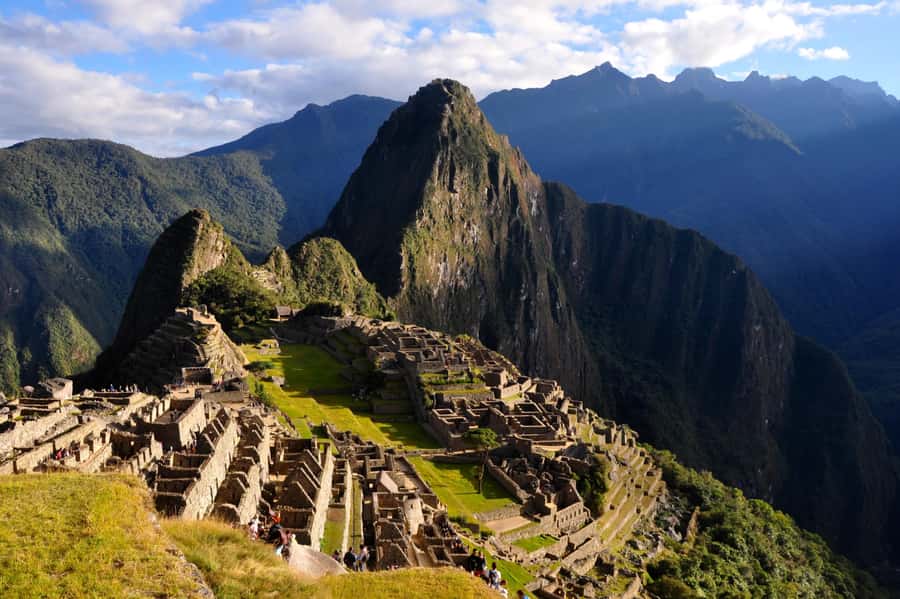4 Days Inca Jungle Adventure to Machu Picchu - Day 2: Coffee, cacao, and an old Inca path