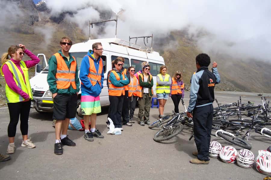 4 Days Inca Jungle Adventure to Machu Picchu - Day 3: Zip-lining, the Hydroelectric Station, and the railroad walk