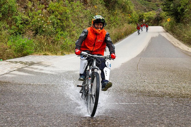 4 Days Inca Jungle to Machu Picchu Standard - Day 1: From Abra Malaga by bike and river