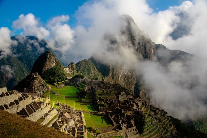 6-Day Tour of Cusco Magico-Machu Picchu-Rainbow Mountain - Guides, transport, and the human side of the trip