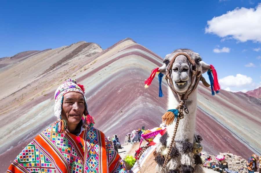 7 Colors Mountain - Reaching the striped summit
