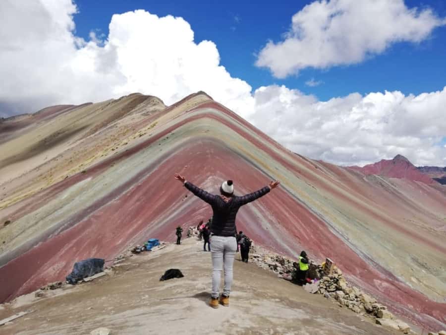 7 Colors Mountain - Who will enjoy this day most?