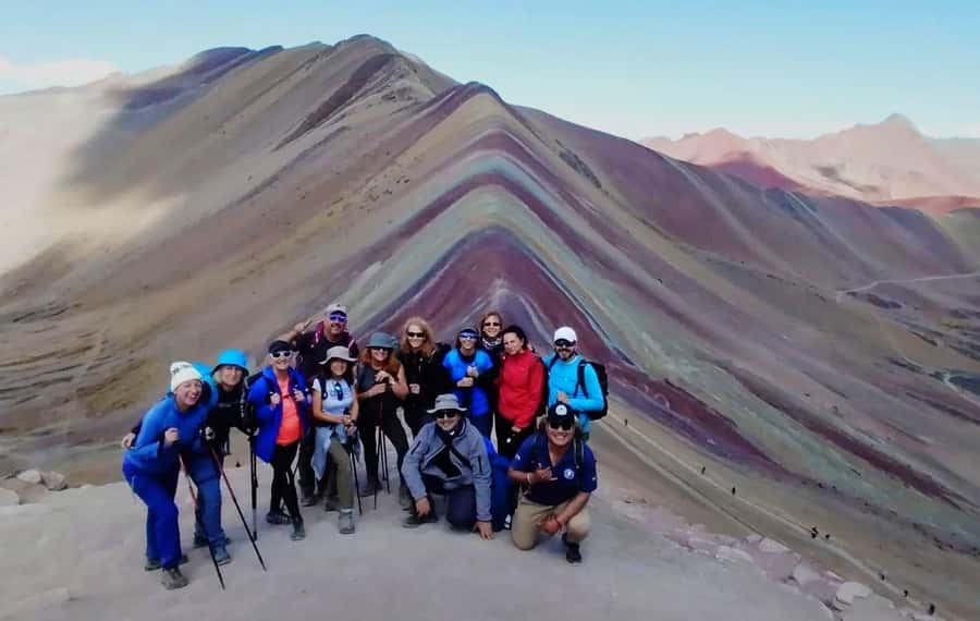 7 Colors Mountain Tour + Red Valley - The 30-minute walk toward Red Valley