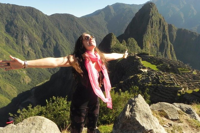 A Day at Machu Picchu, Journey to the Heart of the Andes - From Cusco to Ollantaytambo before sunrise