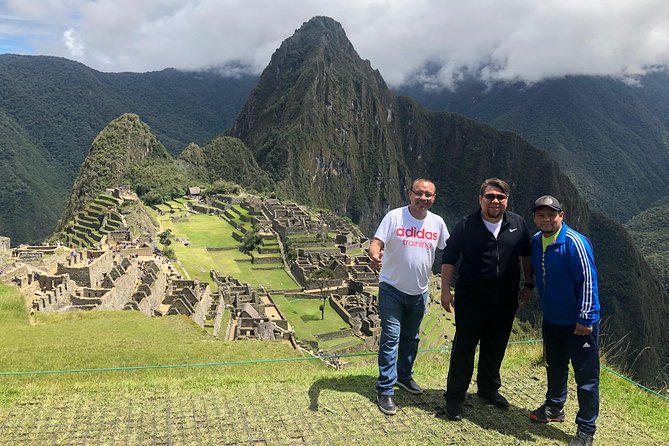"Aventura Inca: 4 Días en la Ciudad Perdida" - Day 3: Machu Picchu with a 2.5-hour guided tour