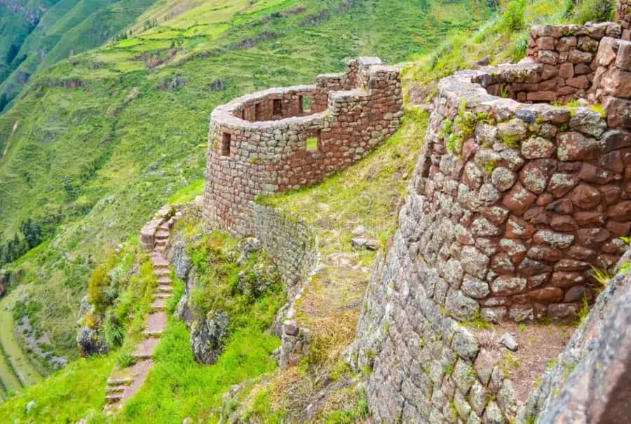 City Tour Cusco & Valle Sagrado Pisac mas Almuerzo - Pisac town, market, and textile center