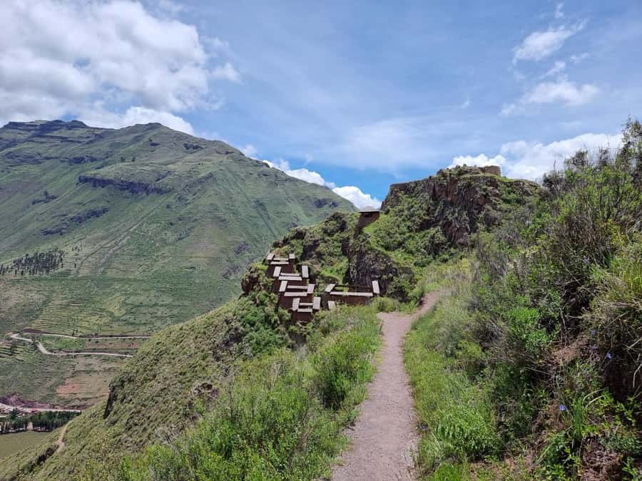 City Tour Cusco & Valle Sagrado Pisac mas Almuerzo - Pisac ruins above the valley