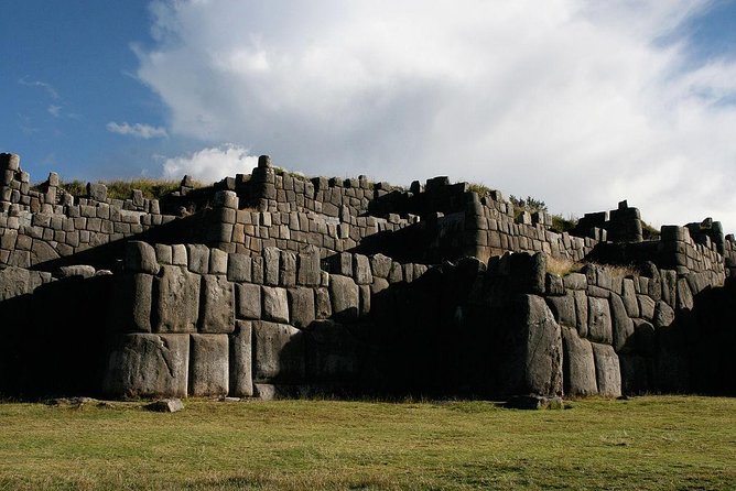 City Tour in Cusco & visit Museum South American Camelid Private. - Q’enqo: carved stone and ceremonial mystery