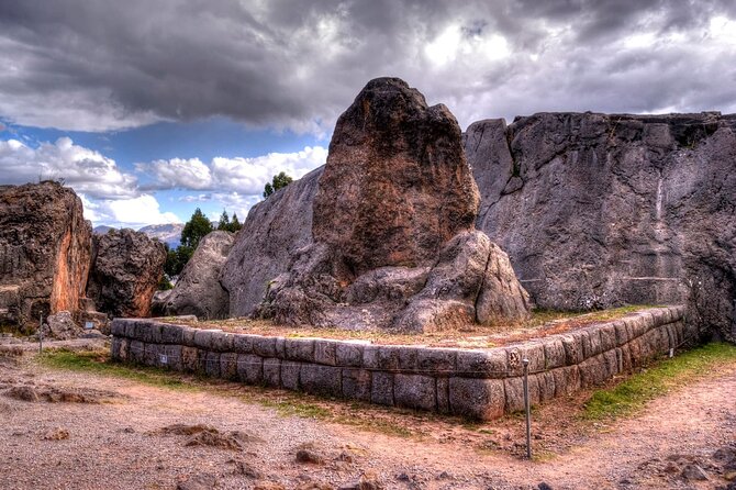 Cusco 7 days Tour in Machu Picchu, Humantay Lake and Vinicunca - Day 1: Qorikancha and the stonework above Cusco