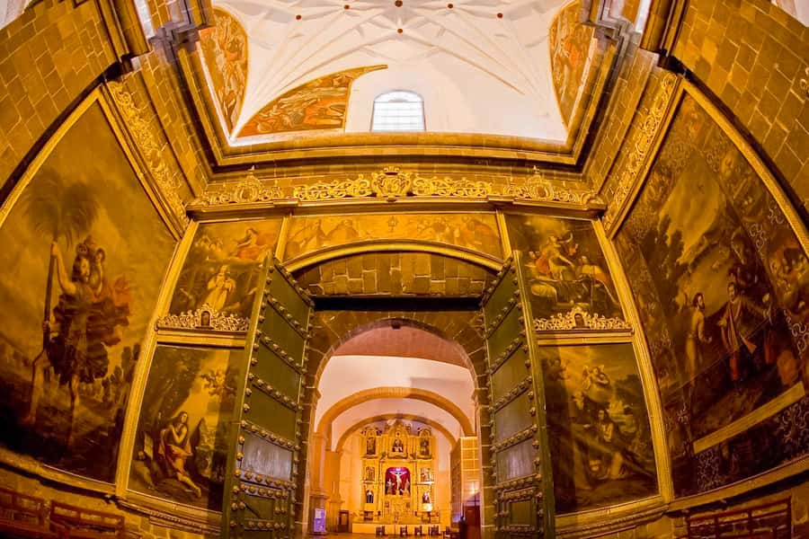 Cusco: City and Nearby Ruins 5-Hour Guided Tour - Starting in central Cusco at Coricancha