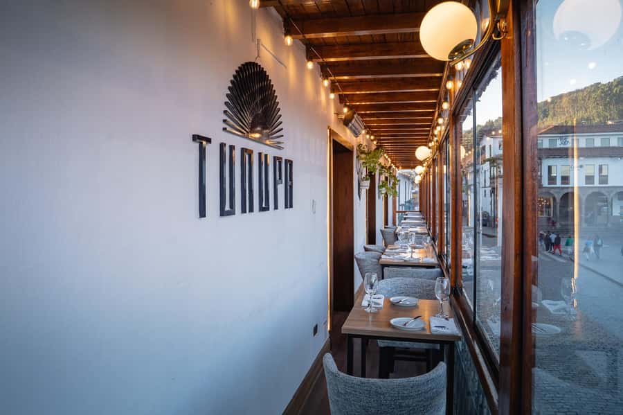 Cusco: Folkloric Andean Show & 3-Course Dinner at Tunupa - What happens during the two-hour evening
