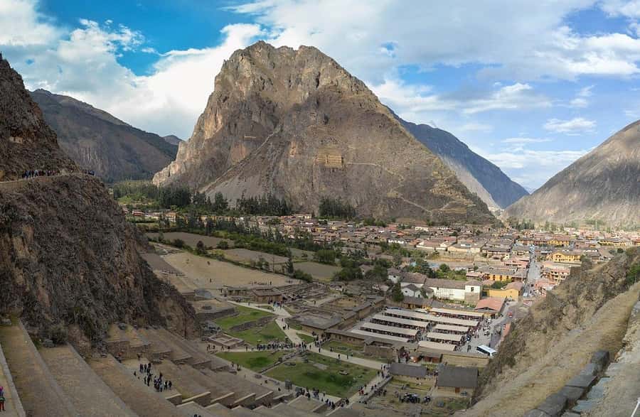 Cusco: Full-Day Sacred Valley and Maras Tour - Moray offers an unusual Incan site