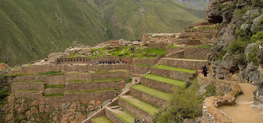 Cusco: Full-Day Sacred Valley and Maras Tour - Chinchero begins the day with textiles and ruins