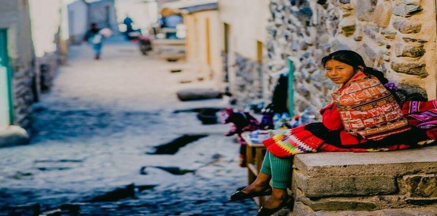 Cusco: Full-Day Tour of The Sacred Valley With Lunch - Chinchero’s Inca wall and colonial church