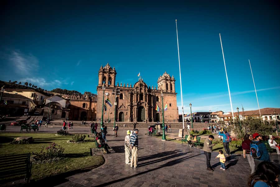 Cusco: Half-Day City and Nearby Archaeological Sites Tour - Sacsayhuaman and the puzzle of the huge stones