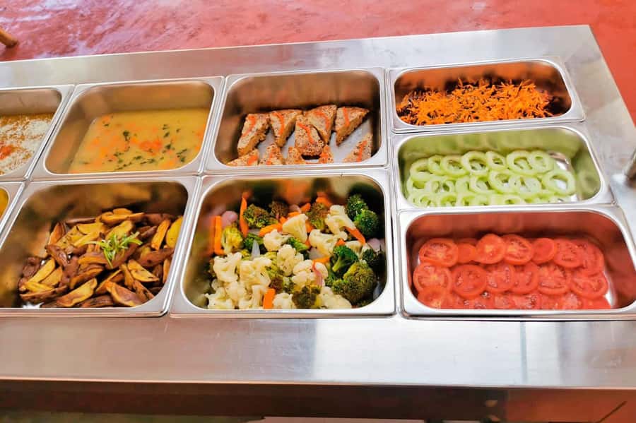 Cusco: Humantay Lake Tour with Breakfast and Buffet Lunch - The return to Soraypampa and the lunch reward