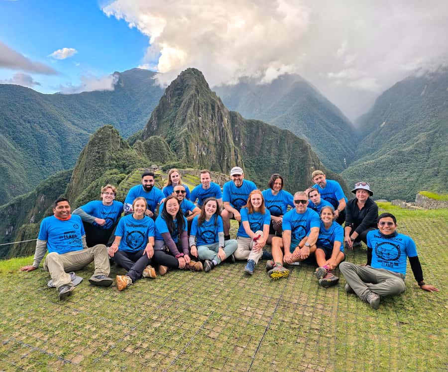 Cusco: Machu Picchu 2-Day Inca Trail with Panoramic Train - The train to Chachabamba and the trail checkpoint