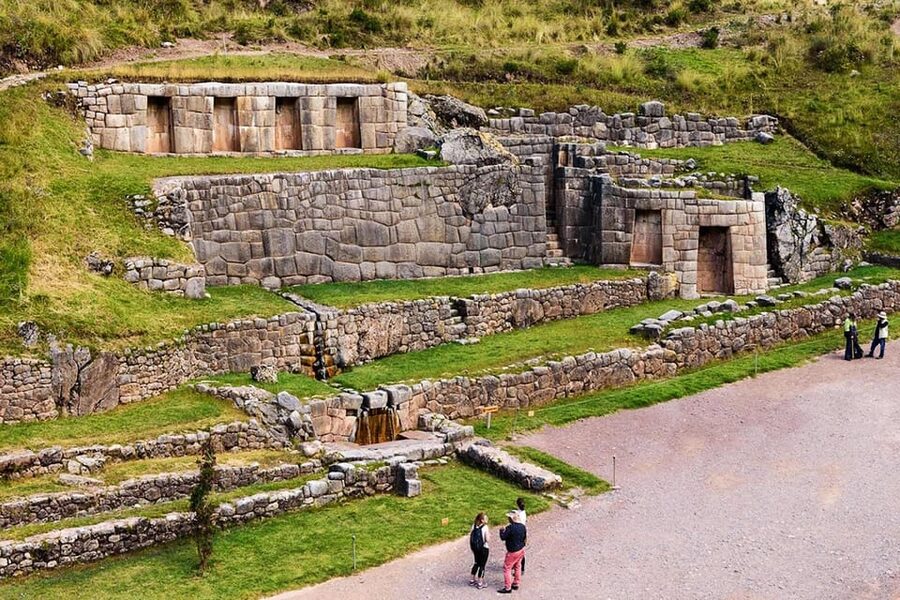 Cusco: Pisac, Sacsayhuaman, Q'enqo, and Tambomachay Tour - Sacsayhuaman and the power of stone