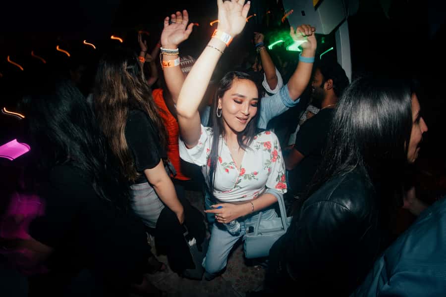 Cusco: Pub Crawl with Skip-the-Line Access and Drinks - Skip-the-line entry and the club finish