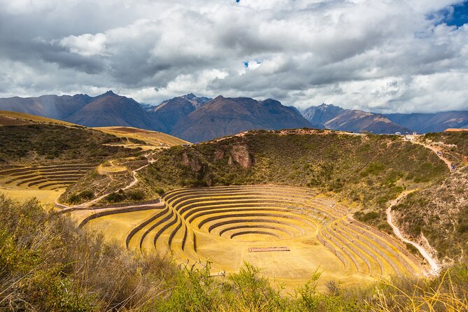 Cusco : Sacred Valley & Inca Trail to Machu Picchu 3 days - Moray and Maras show two very different kinds of ingenuity