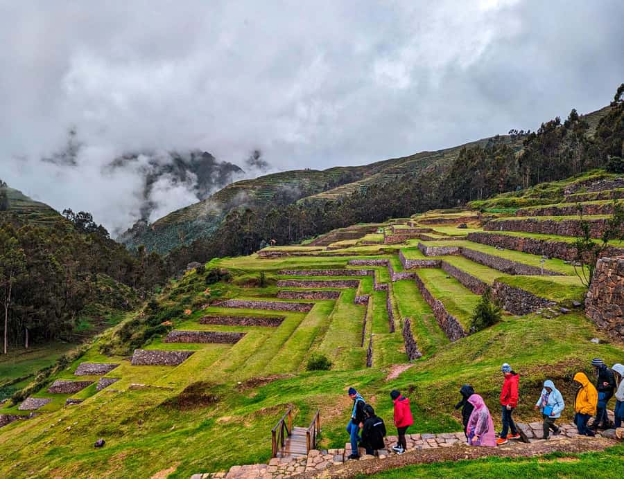 Cusco:Sacred Valley Pisaq,Ollantaytambo,Chinchero with Lunch - Pisac combines high ruins with a famous market