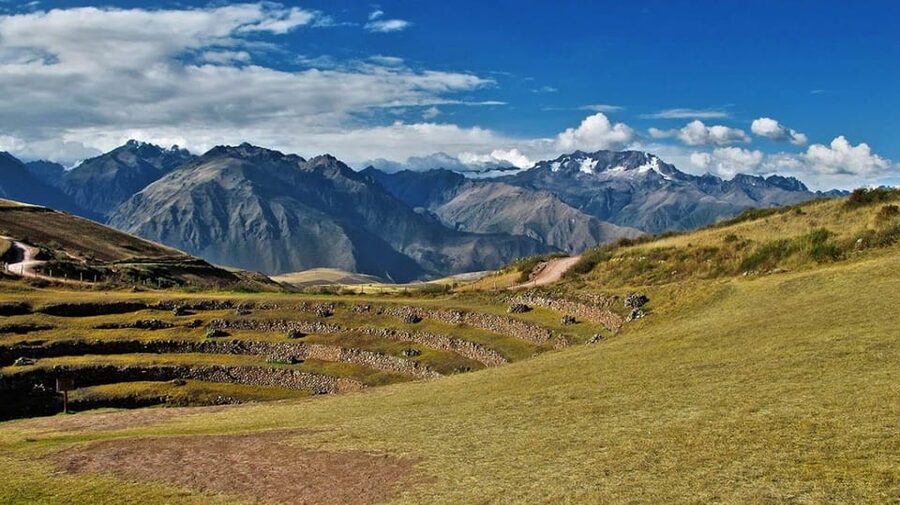 Cusco | Visit Maras, Moray, Chinchero, Pisac | Valle Vip - Urubamba gives you a proper meal break