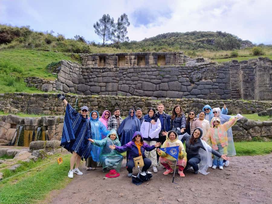 Cuzco : Excursion City Tour in Cusco, Sacsayhuaman and Tambomachay - The minivan ride toward Sacsayhuaman