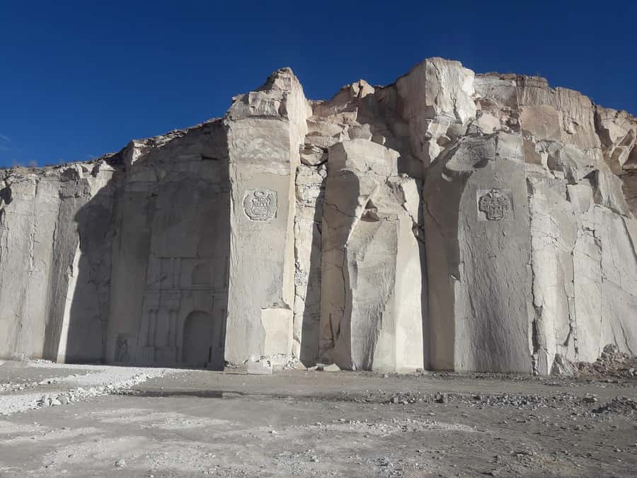 Excursion + Sillar and Culebrillas Route in Arequipa - Walking into Culebrillas canyon