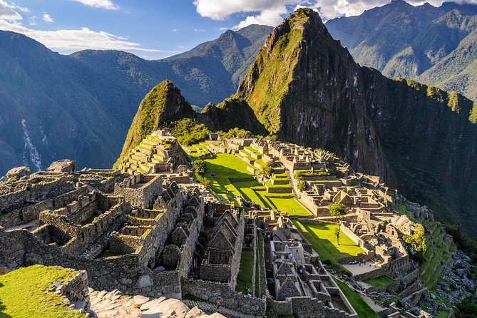 Excursion to MachuPicchu from Cusco with lunch | Private Service| - The 30-minute bus ride up the mountain