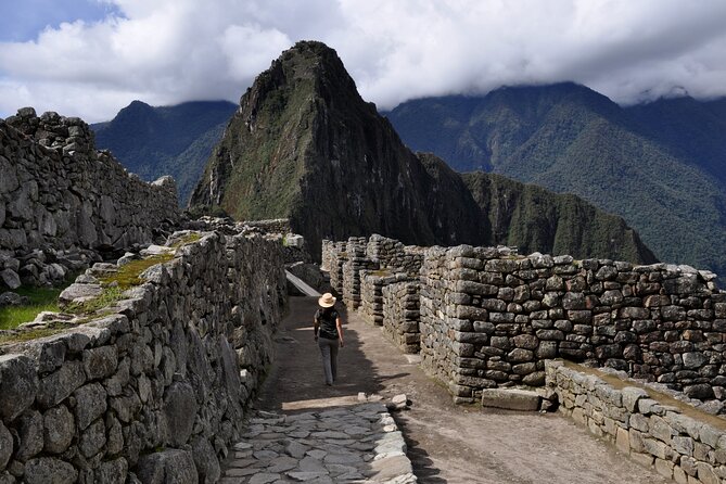 Experience Machu Picchu sustainably on a private tour from Cusco - Returning through Aguas Calientes and Cusco