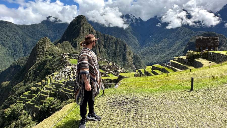 From Cusco: 2-Day Trip to the Sacred Valley and Machu Picchu - Aguas Calientes before the early bus