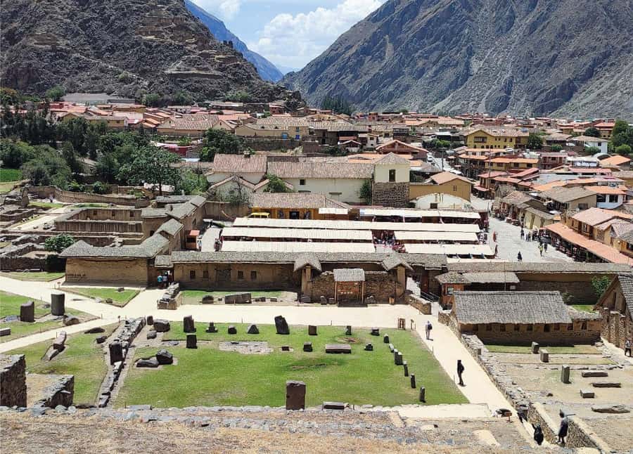 From Cusco: 2-Day Trip to the Sacred Valley and Machu Picchu - Pisac, terraces, tombs, and a useful market stop
