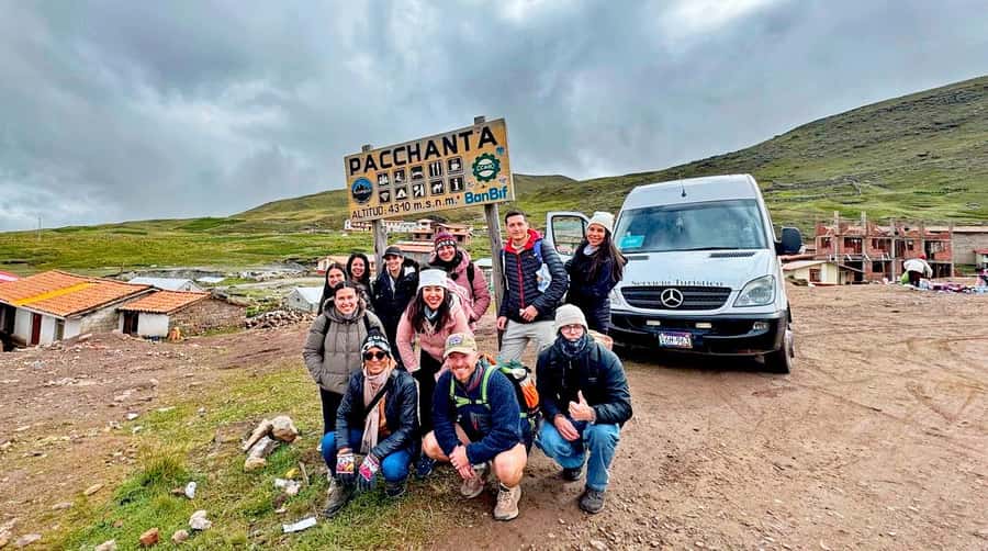 From Cusco: 7 Lakes Ausangate Trek with Breakfast and Lunch - Breakfast and last-minute supplies in Pacchanta