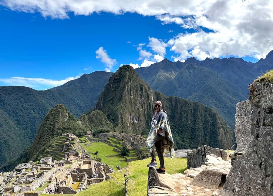 From Cusco: Full-Day Group Tour of Machu Picchu - Lunch and free time in Aguas Calientes