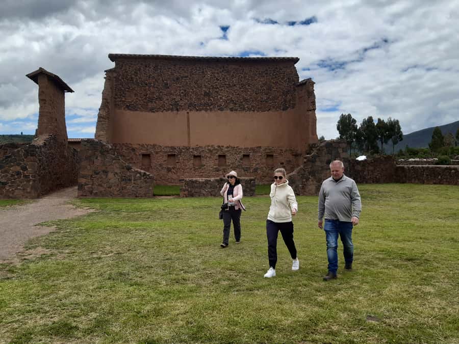 From Cusco: Lake Titicaca with a visit to Uros and Taquile - Andahuaylillas and its Andean Baroque church