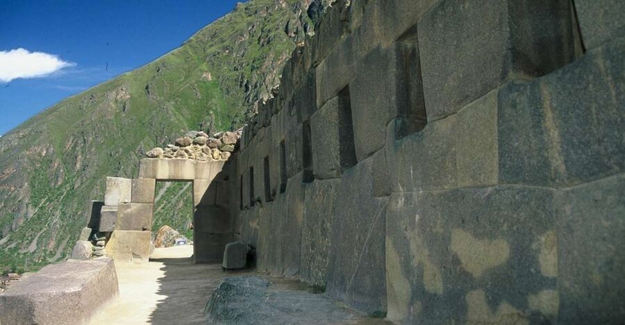 From Cusco: Ollantaytambo Fortress Half-Day Private Tour - Reading the fortress as a military and farming center