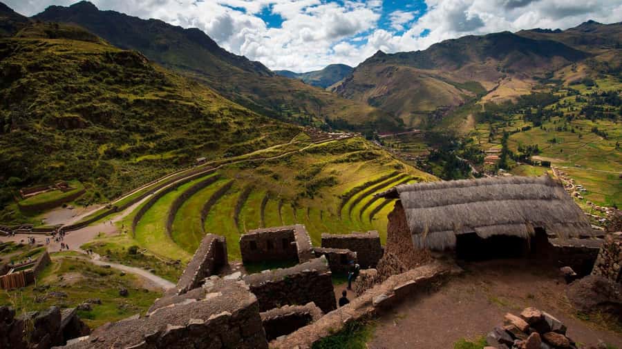 From Cusco: Sacred Valley ending in Ollantaytambo and Lunch - The road from Cusco to Pisac