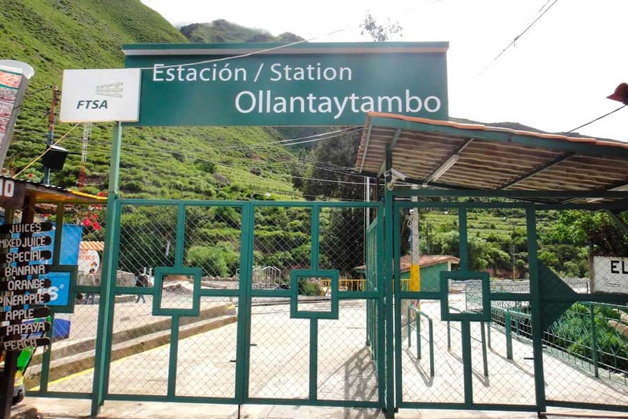 From Cusco: Sacred Valley ending in Ollantaytambo and Lunch - Guides, communication, and the human side of the day