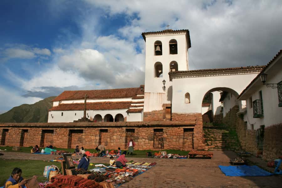 From Cusco: Sacred Valley Group Tour with Buffet Lunch - Ollantaytambo combines ruins with military strategy