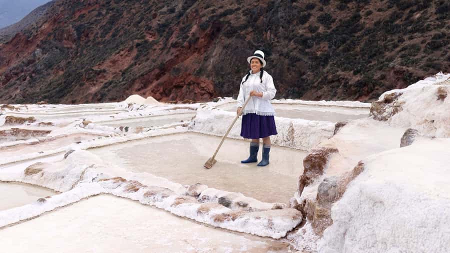 From Cusco: Sacred Valley & Maras Salt Mines with Lunch - Urubamba lunch at a lower altitude