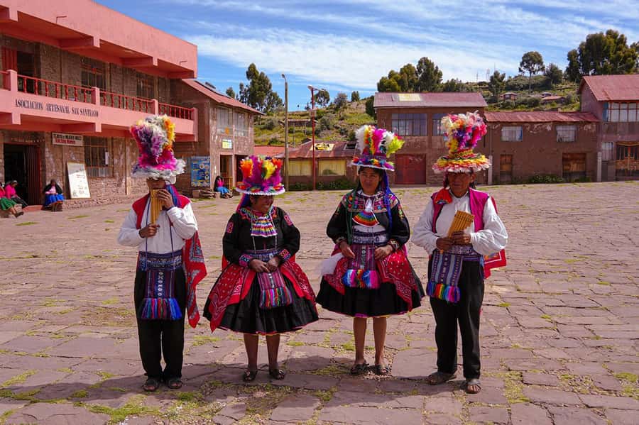 From Cusco: Titicaca Lake - Full day tour with sleeper bus - Walking Taquile Island and sharing lunch