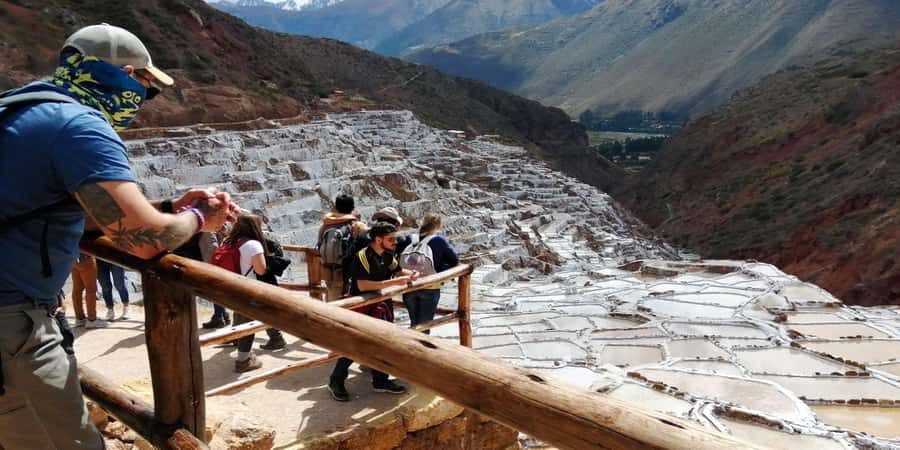 From Ollantaytambo: Moray, Maras, and Chinchero Guided Tour - Chinchero’s wool, cotton, and natural colors